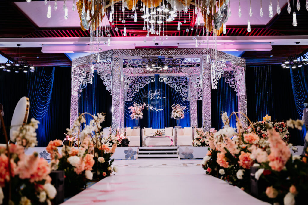 Aura Theme Inspirations